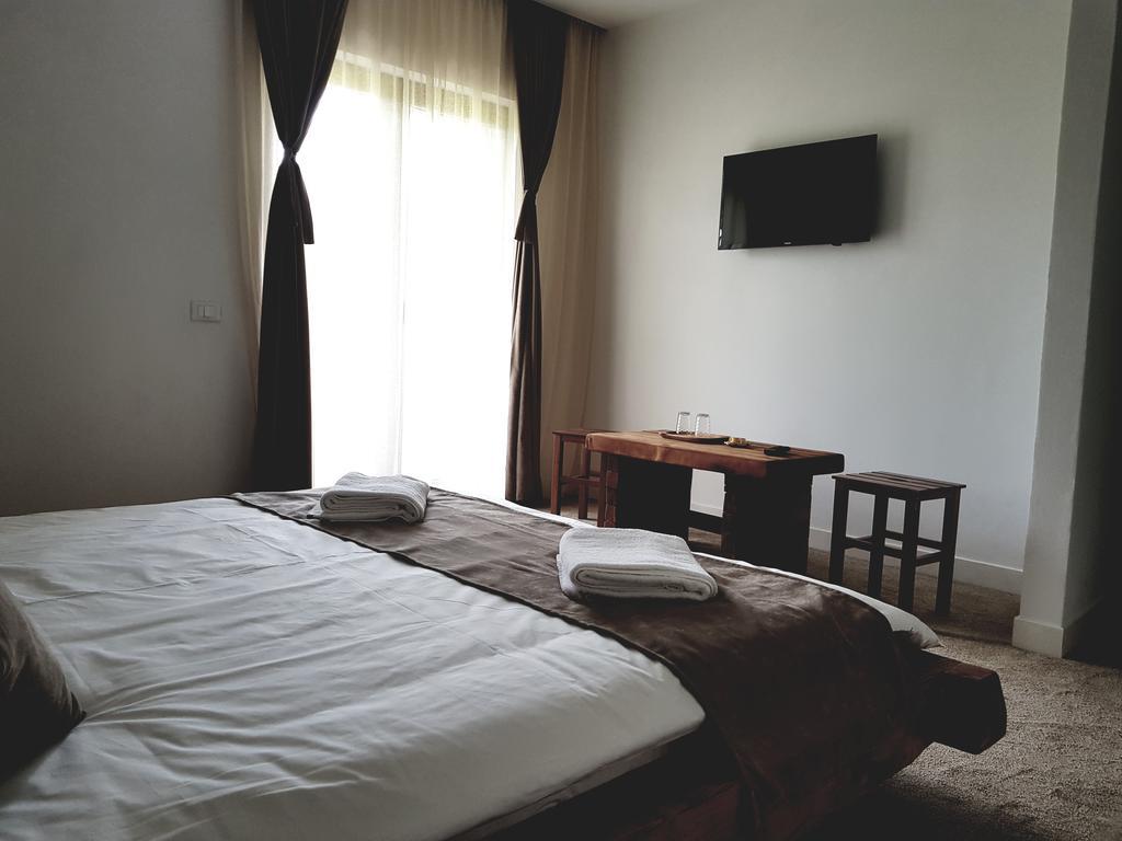 Heaven Guesthouse Corbeni Exterior photo